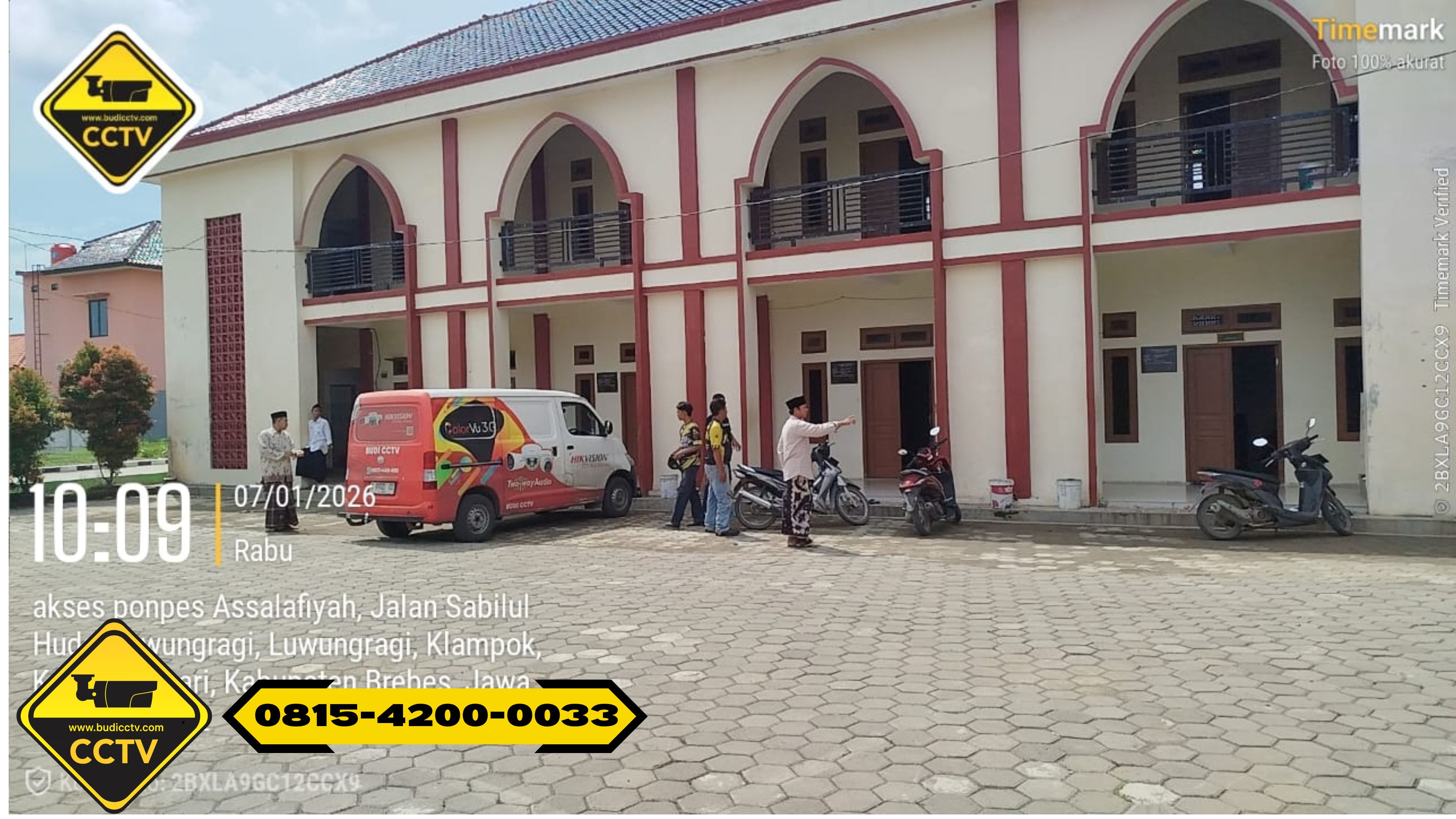 Pemasangan CCTV Hikvision 8 Channel Smart Hybrid Light 2MP di Pondok Pesantren Wilayah Brebes